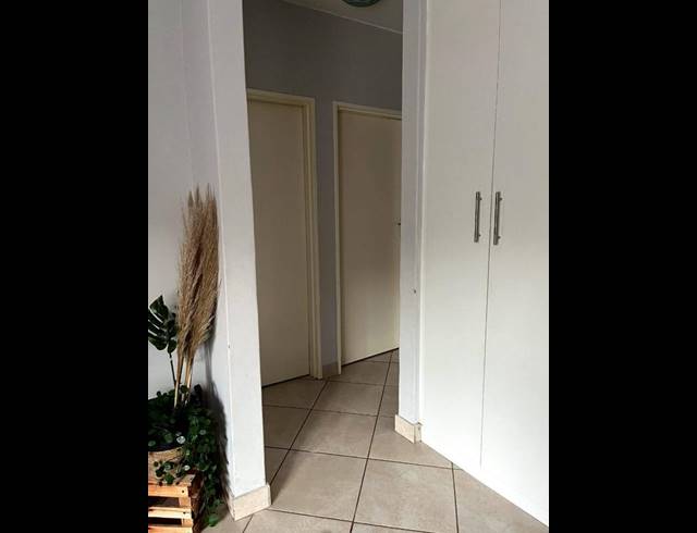 2 BEDROOM APARTMENT FOR SALE IN WINDSOR WEST